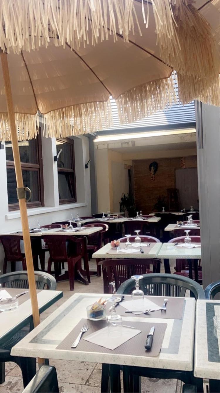 Hotel Du Nord Chambres Familiales Fontaines  Екстериор снимка