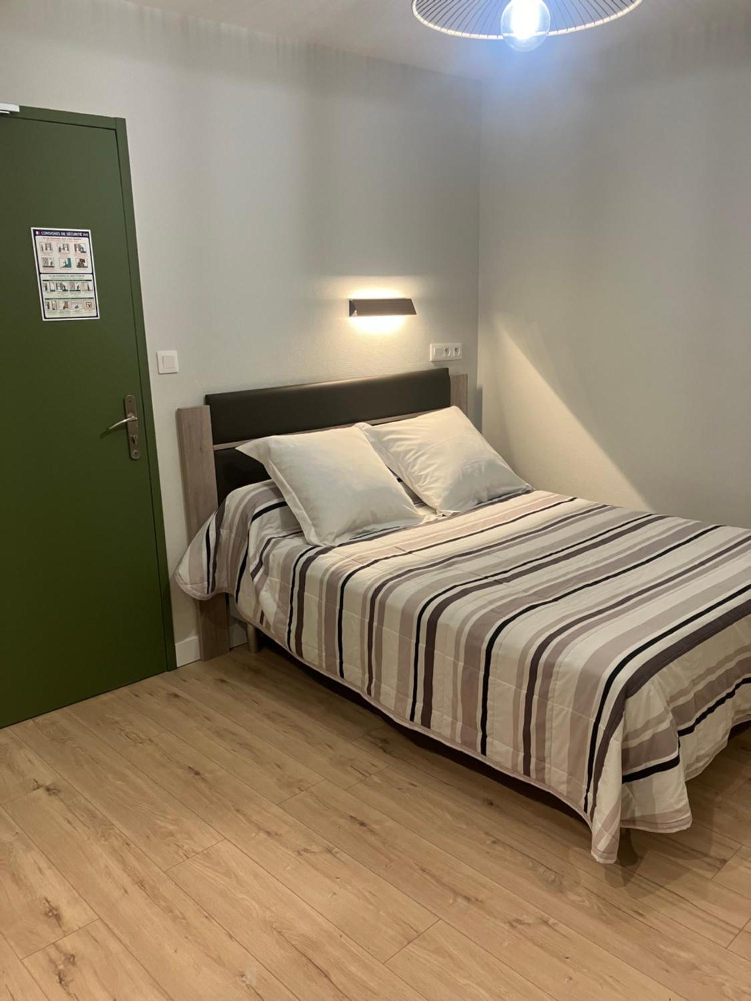 Hotel Du Nord Chambres Familiales Fontaines  Екстериор снимка