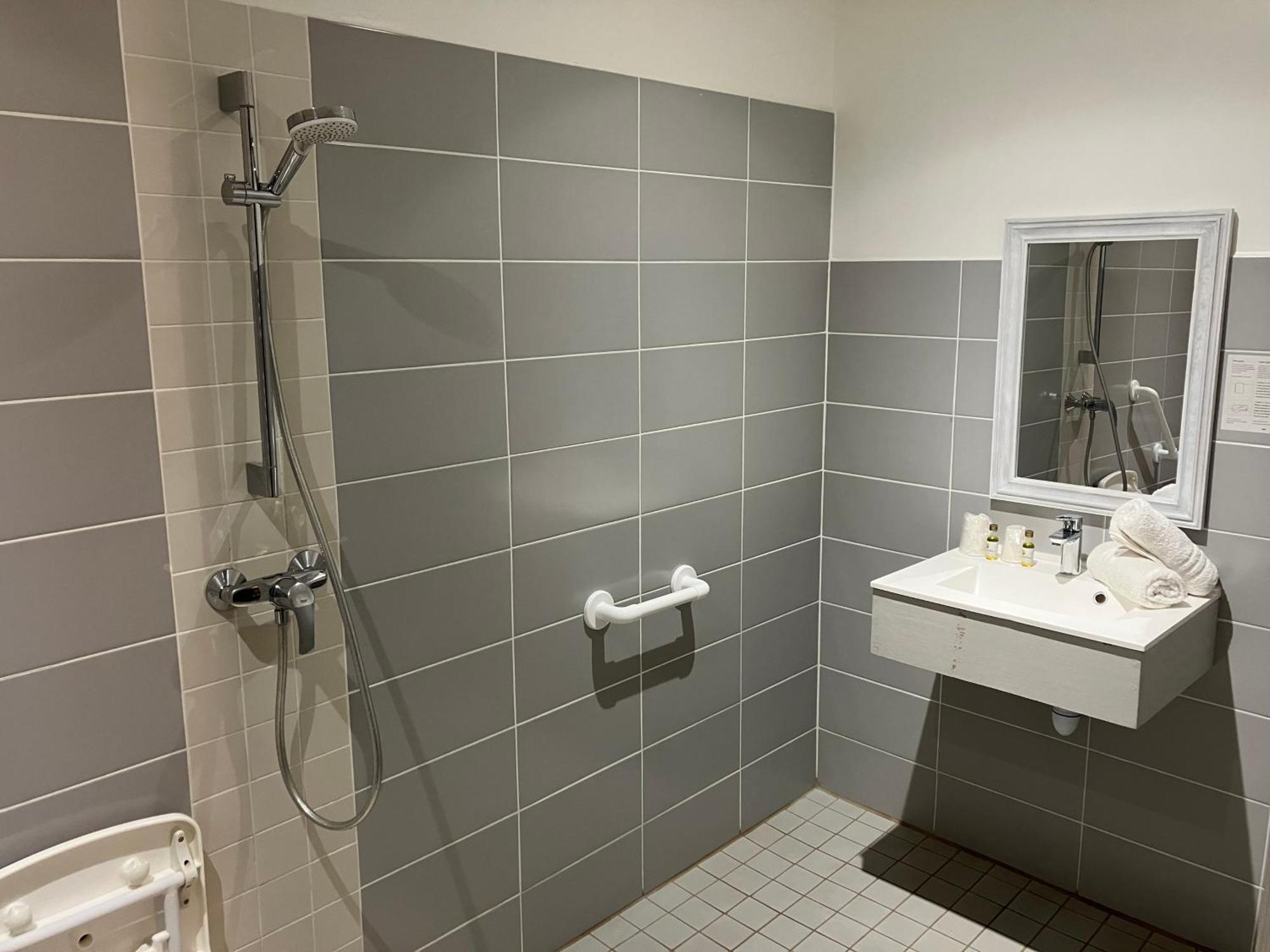 Hotel Du Nord Chambres Familiales Fontaines  Екстериор снимка