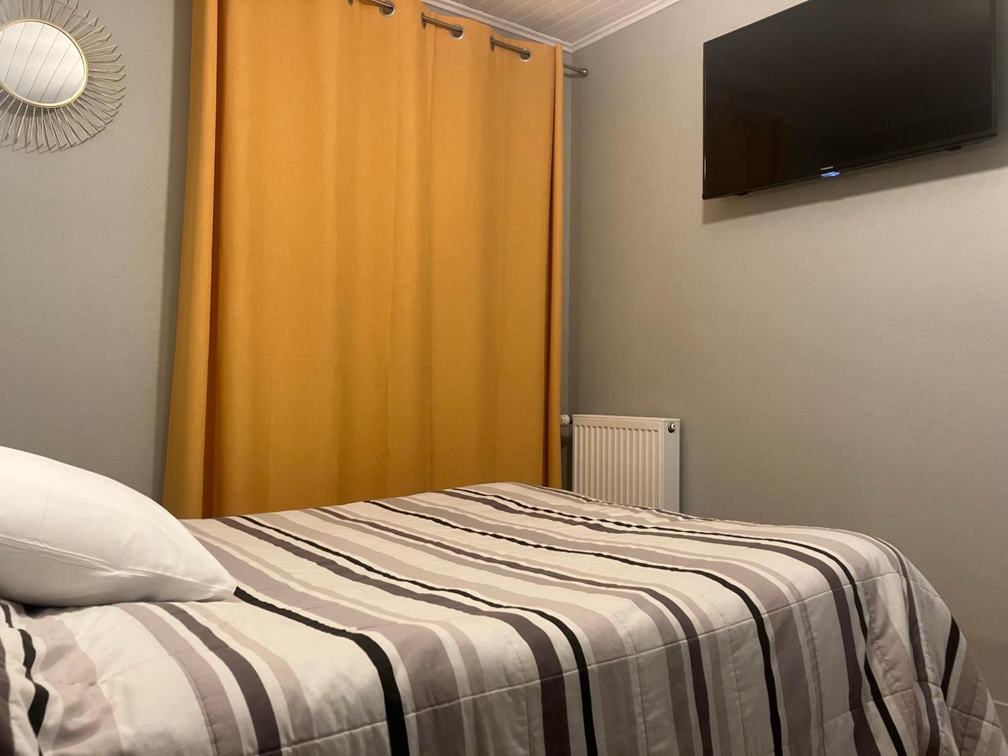 Hotel Du Nord Chambres Familiales Fontaines  Екстериор снимка