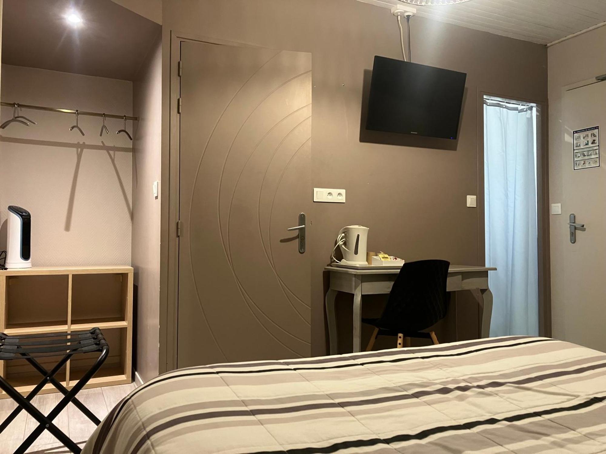 Hotel Du Nord Chambres Familiales Fontaines  Екстериор снимка