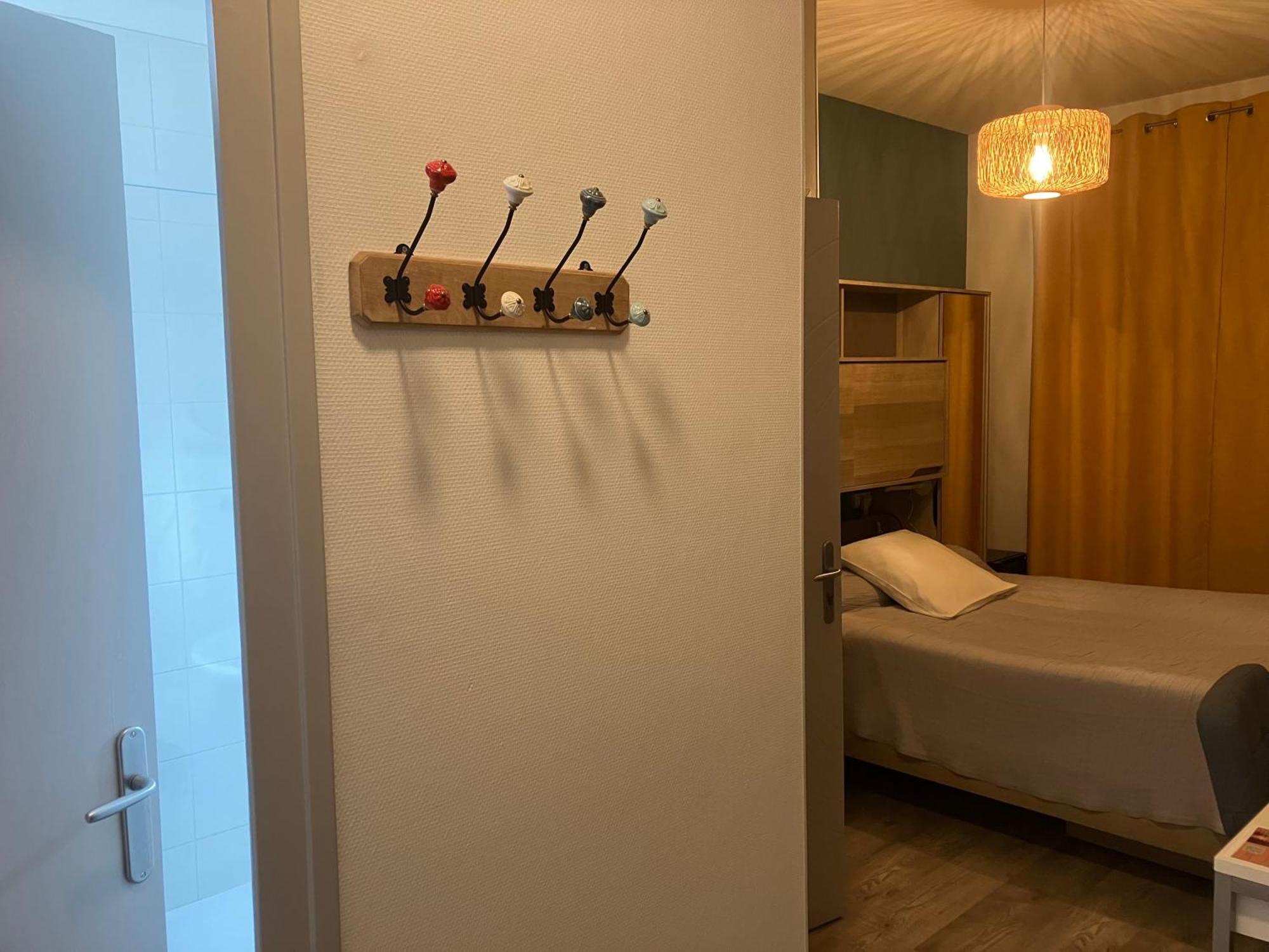 Hotel Du Nord Chambres Familiales Fontaines  Екстериор снимка