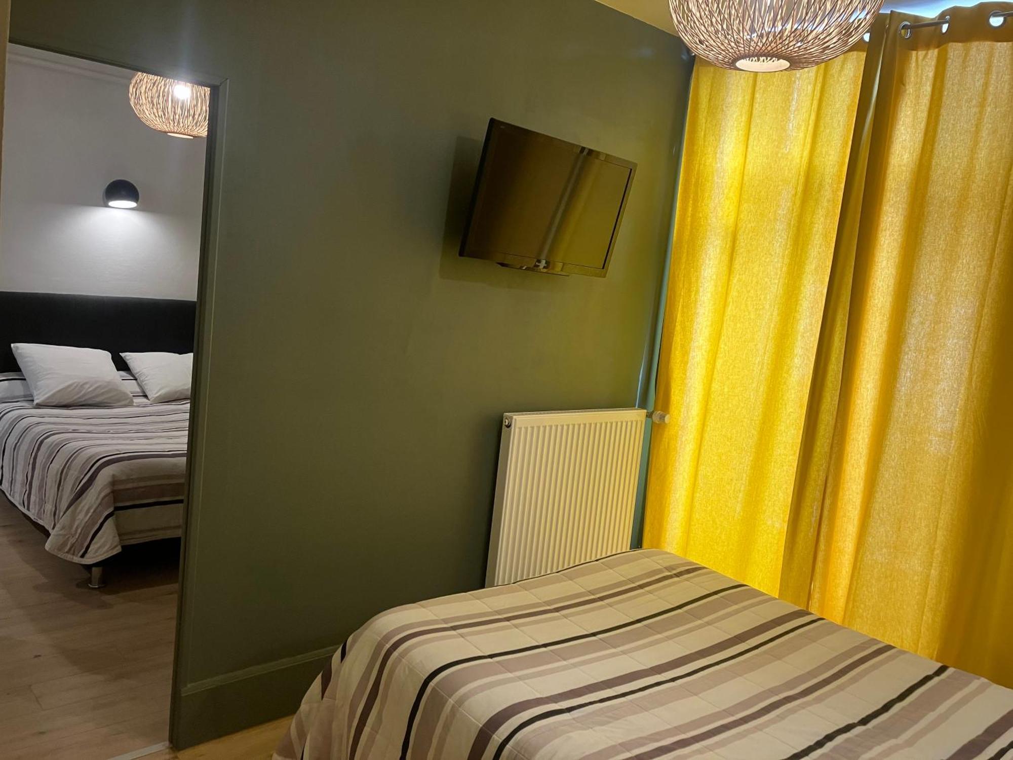 Hotel Du Nord Chambres Familiales Fontaines  Екстериор снимка