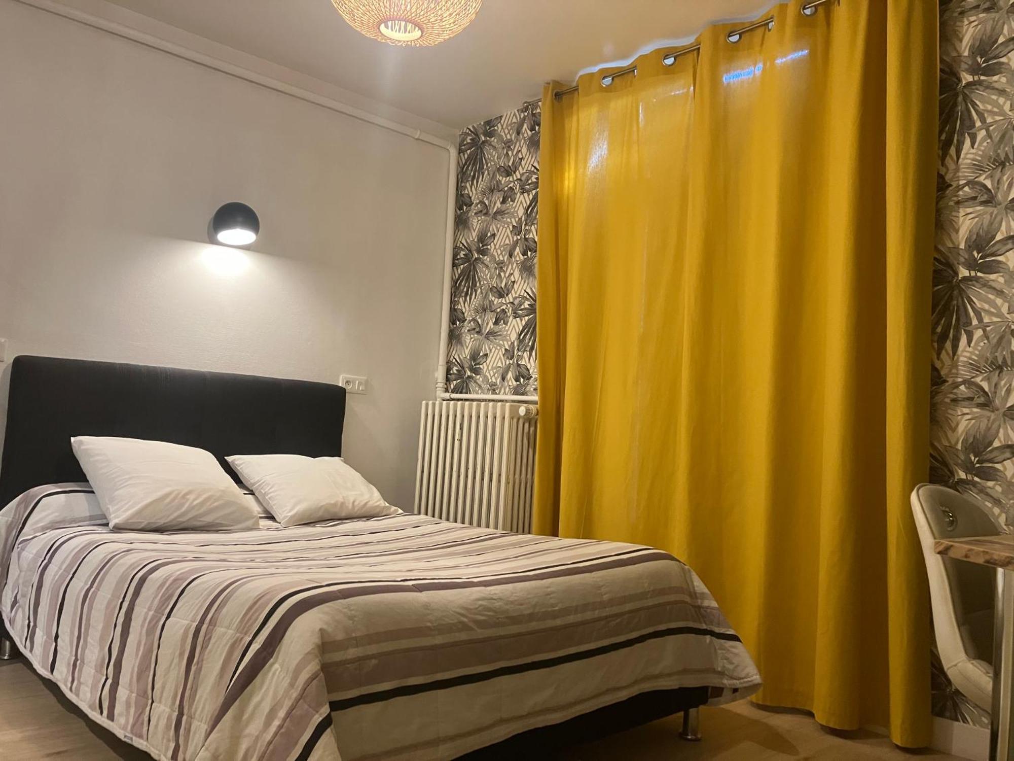 Hotel Du Nord Chambres Familiales Fontaines  Екстериор снимка