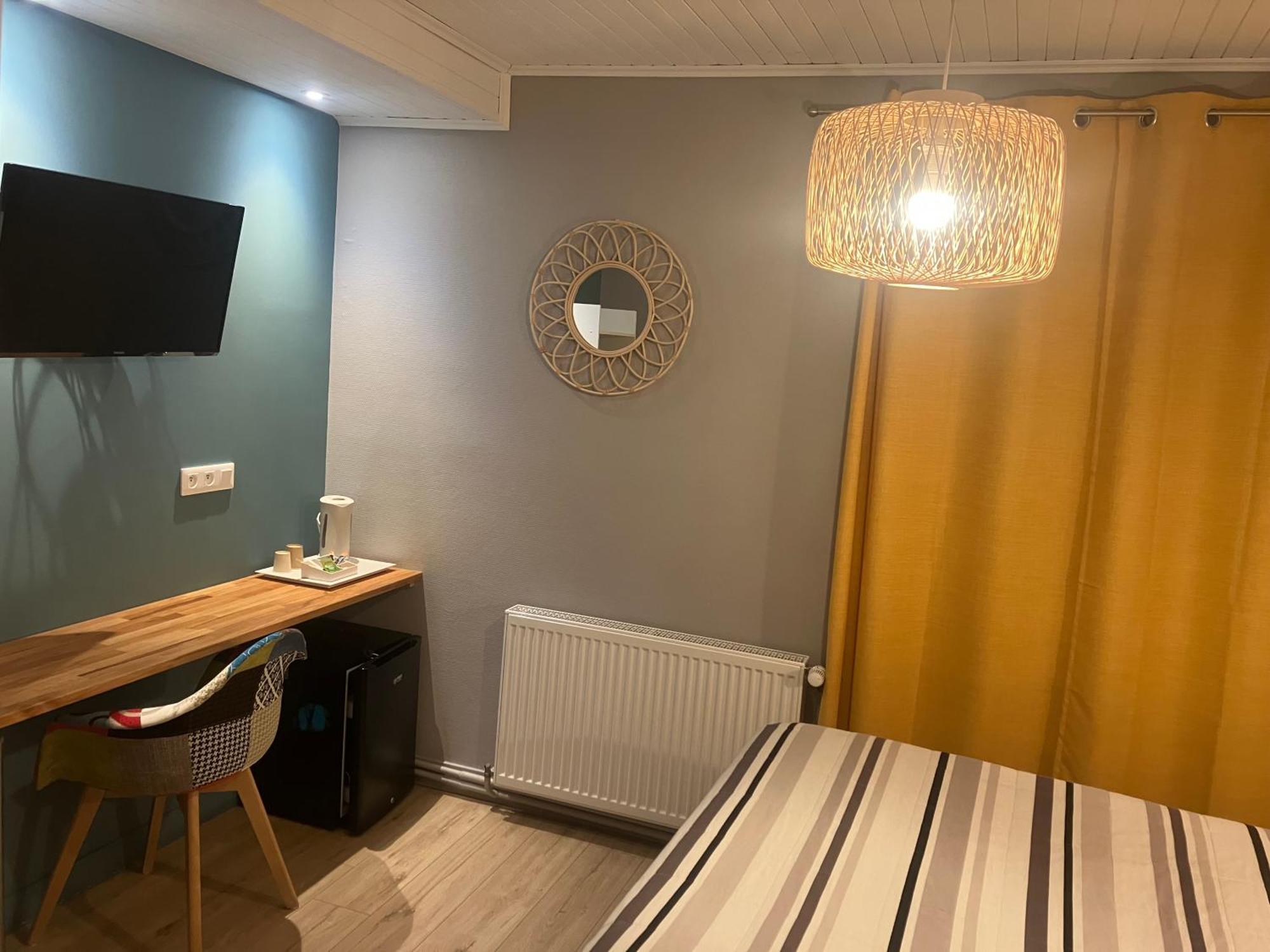Hotel Du Nord Chambres Familiales Fontaines  Екстериор снимка