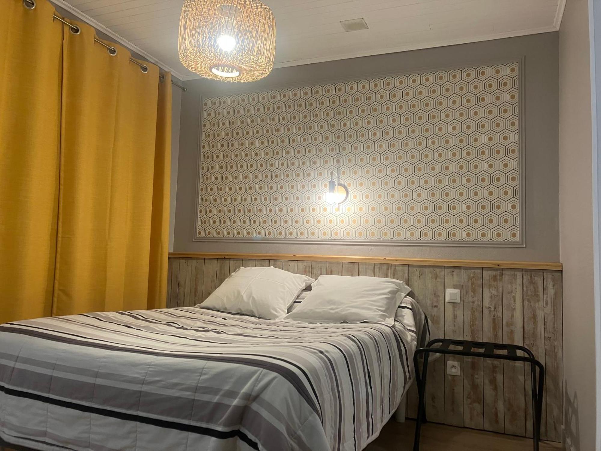 Hotel Du Nord Chambres Familiales Fontaines  Екстериор снимка